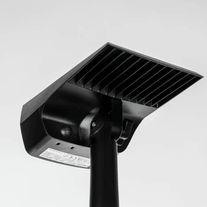 Solentra | Stilvolle, wasserdichte Solar-Gartenlampe