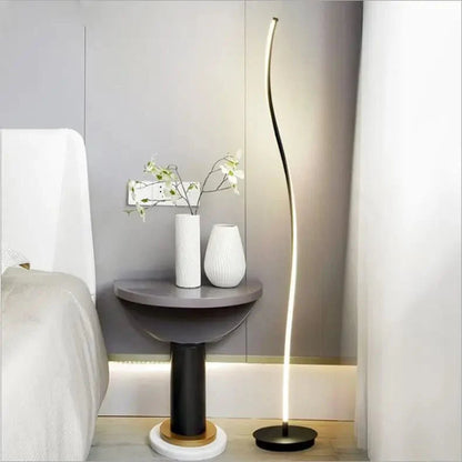 AuraFlow | Stilvolle, elegante Stehlampe