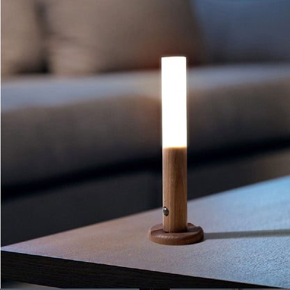 Alba | Kabellose Wandleuchte im warmen Holzdesign