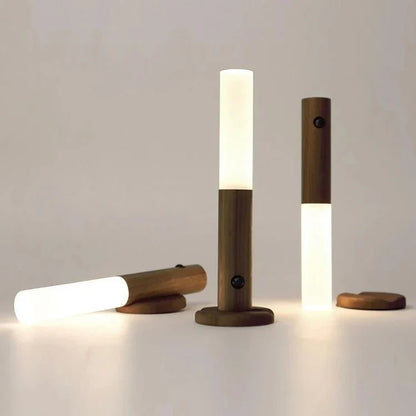 Alba | Kabellose Wandleuchte im warmen Holzdesign